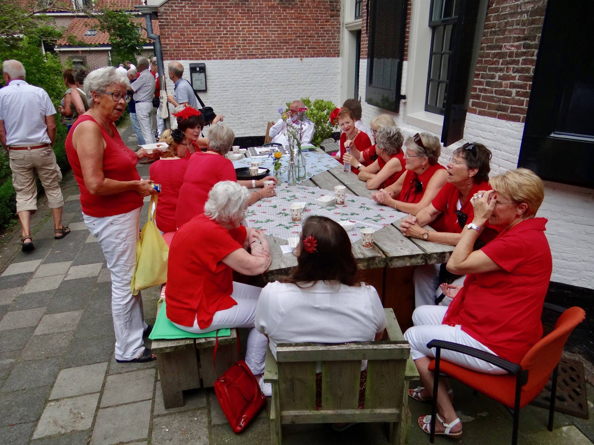 Aan de picknicktafel 2